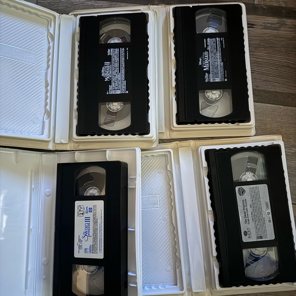 Disney and Warner Bros VHS Collection the little mermaid and the swan princess - Picture 4 of 5